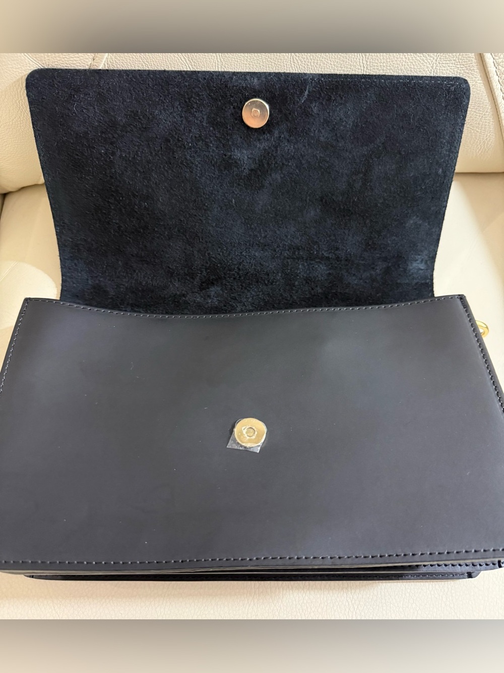 Classic Viola Castellani Black Leather Chain Shoulder Bag - Gold Hardware - Picture 3 of 8